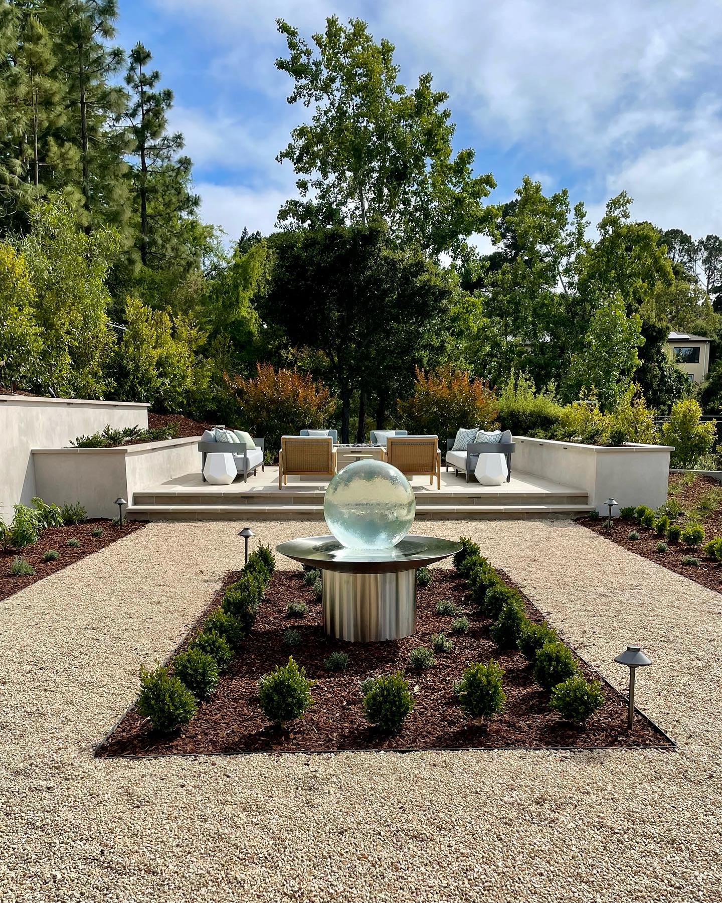 Aqualens with Pedestal